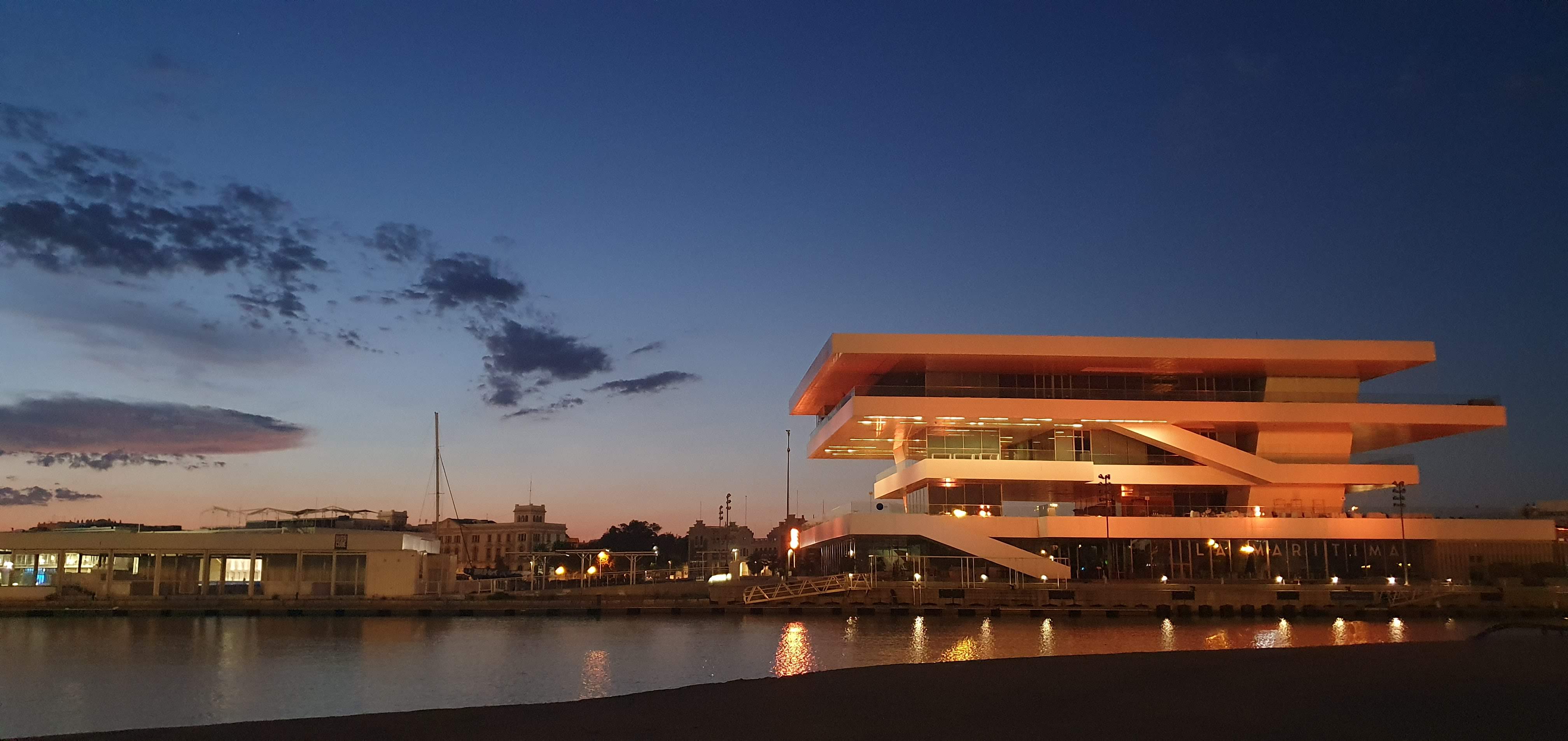 Vel y Vents at the port